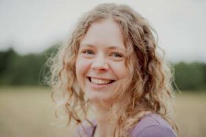 Mama-Coach Ulrike Wolf lacht.