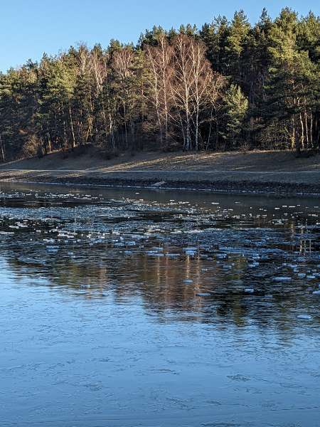 Eis auf dem Elbe-Seiten-Kanal